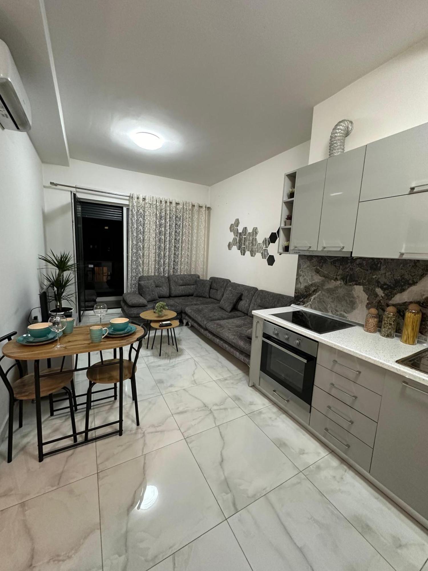 Second Home 1 Tirana Buitenkant foto